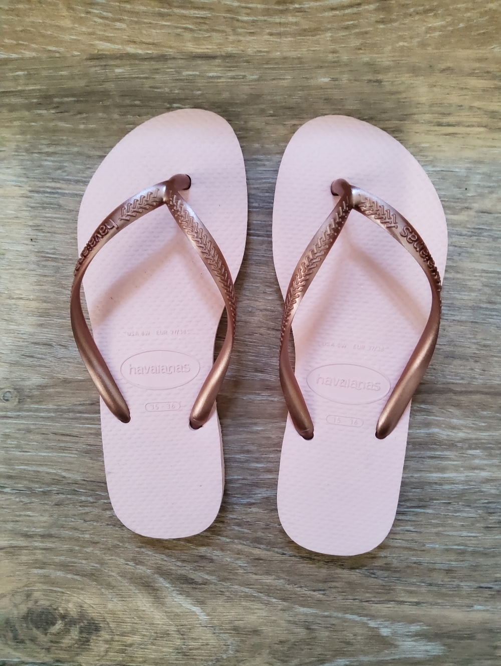 NEW Havaianas Flip Flops 35-36 Rose Gold